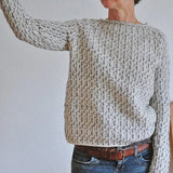 Sweter damski o strukturalnej fakturze
