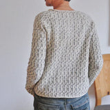 Sweter damski o strukturalnej fakturze