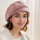 Beret damski o klasycznym fasonie