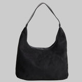Minimalistyczna torebka hobo z zamszowym wykończeniem